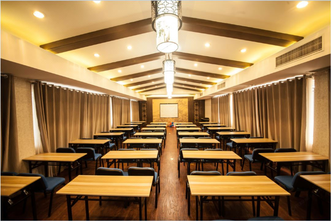 青岛龙湾徐福大酒店‌-青岛哪家拓展公司安全保障完善|青岛拓展训练公司排名前十口碑对比|青岛专业拓展训练服务-青岛众行远管理咨询